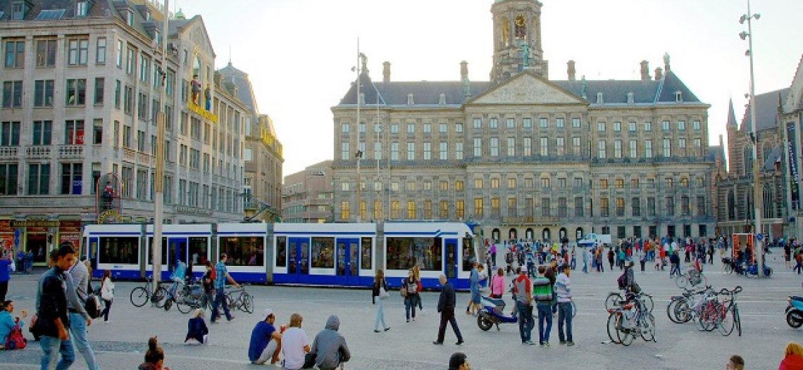 Amsterdam có những điểm du lịch nổi tiếng nào?