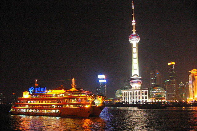 Bến Thượng Hải huyền ảo khi về đêm