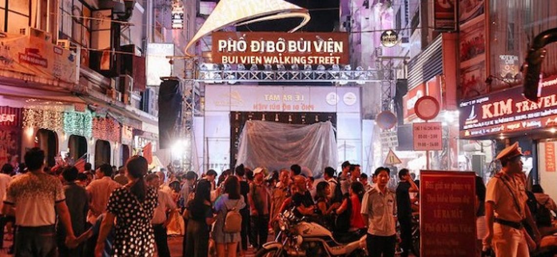 Những khu ẩm thực “thức trọn đêm” ở Sài Gòn dịp Tết